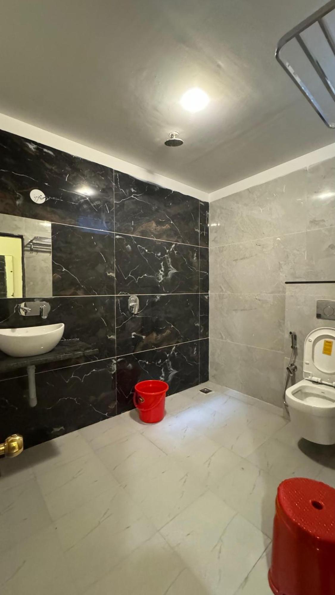 Hotel Prakasham Уджайн Екстериор снимка